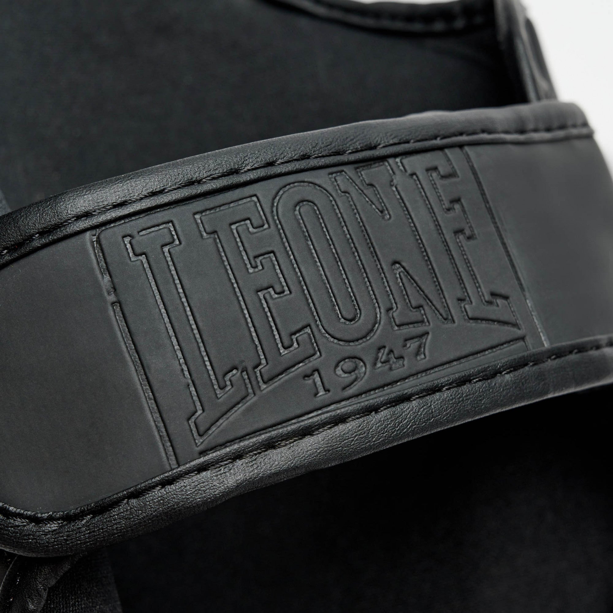 PARATIBIA BLACK ED. LEONE