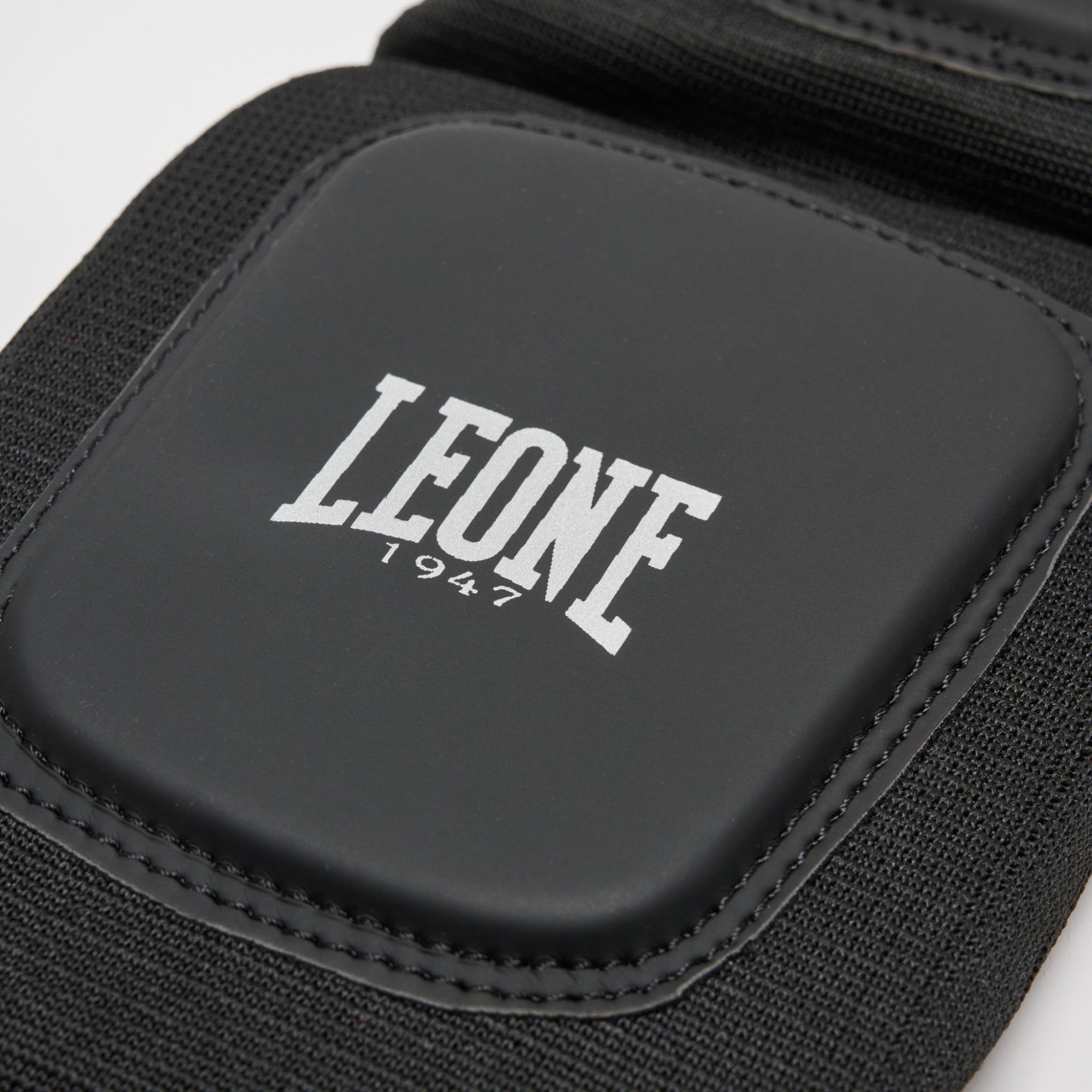 PARATIBIA BLACK EDITION LEONE