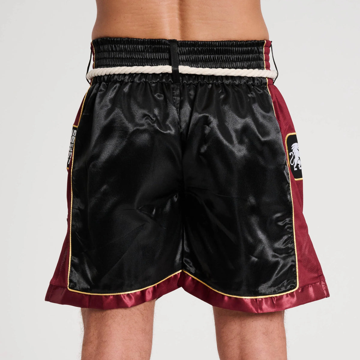 PANTALONCINO BARE KNUCLES LEONE