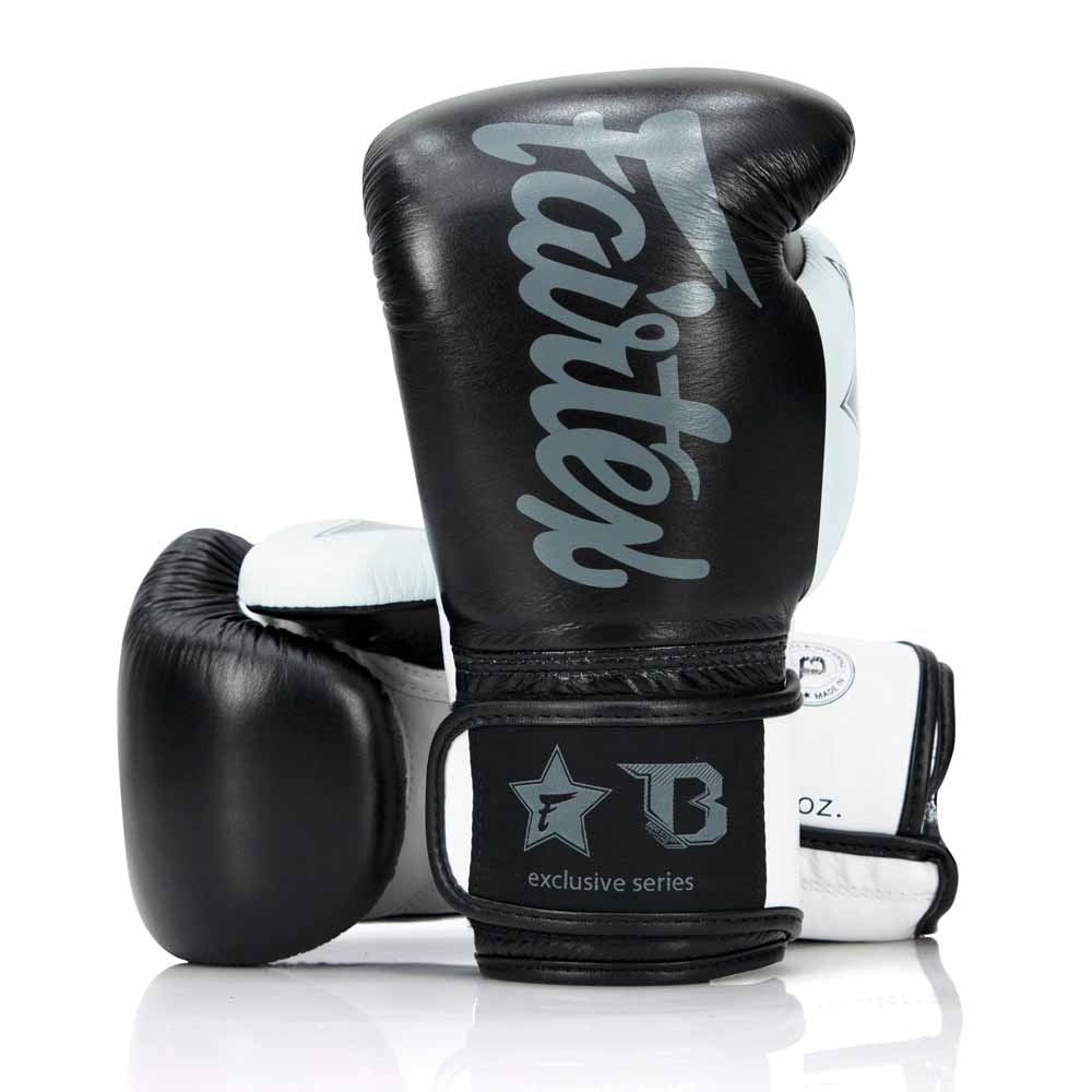 GUANTONI DA BOXE FAIRTEX