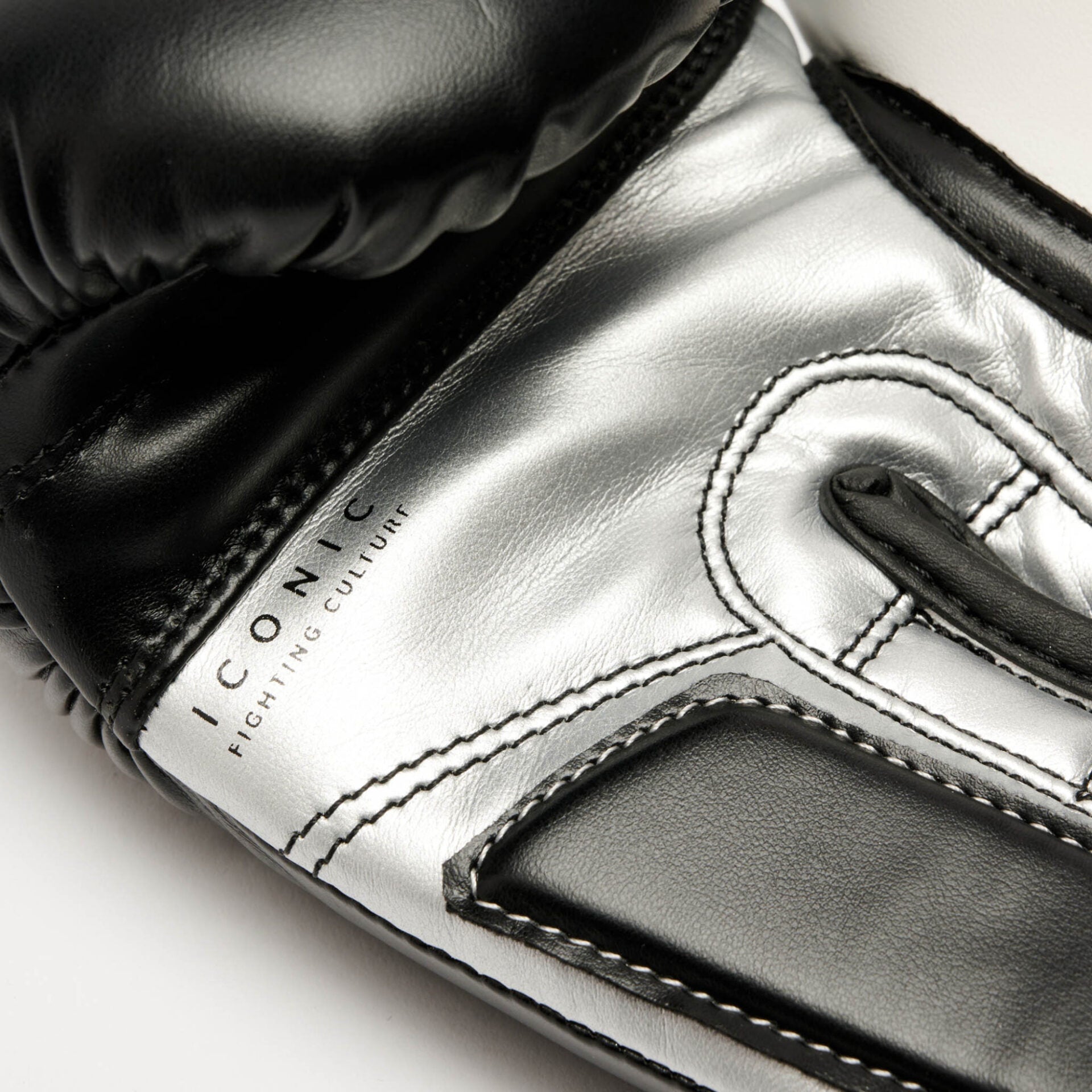 GUANTI BOXE ICONIC LEONE
