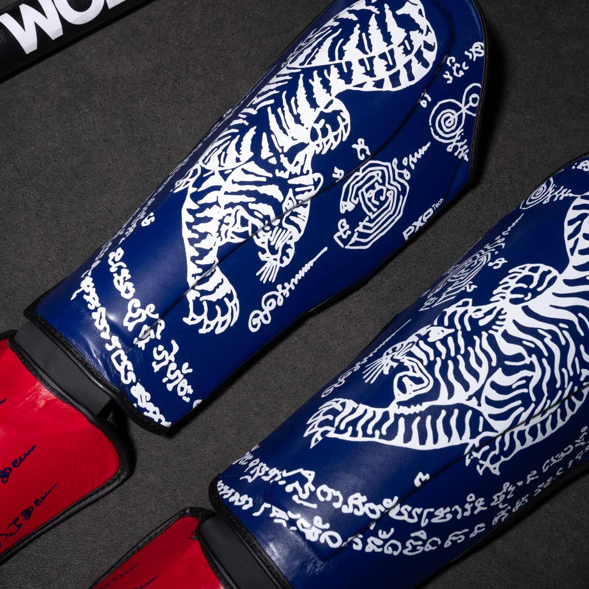 PARASTINCHI  Muay Thai -  PHANTOM