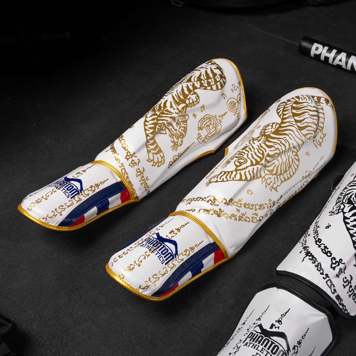 PARASTINCHI  Muay Thai -  PHANTOM