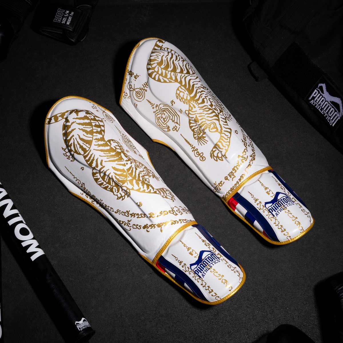 PARASTINCHI  Muay Thai -  PHANTOM